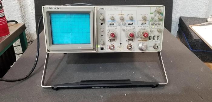 Used Tektronix 2235 100MHz Osclloscope