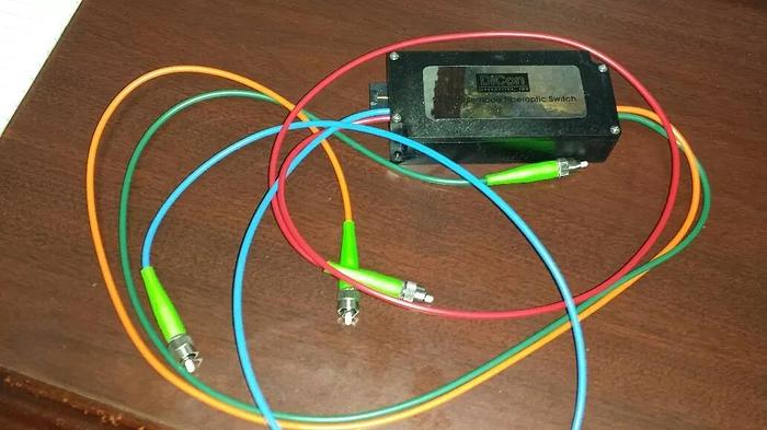 Used DiCon 2x2 Singlemode Fiberoptic Switch