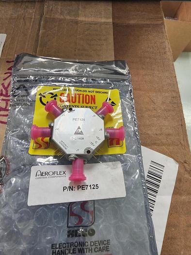Pasternack PE7125 10MHz-1.0GHz SMA RF Switch NEW!!