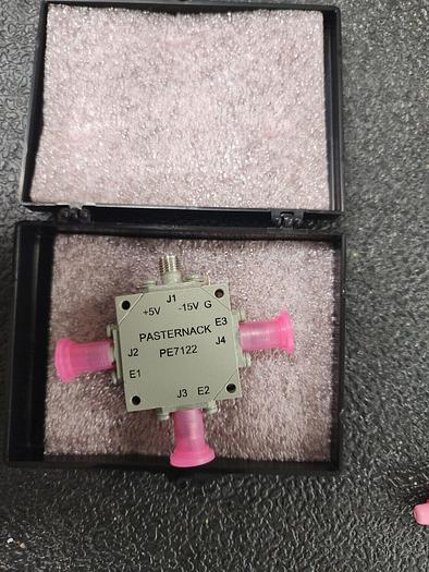 Pasternack PE7122 SP3T 4-8GHz SMA Pin Diode Switch NEW!