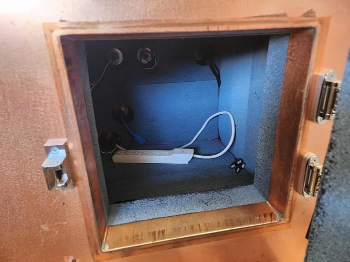 Used ETS-LINDGREN 5240-24 RF-Shielded Test Enclosure 1MHz-10GHz