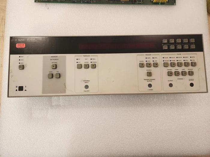 Used HP/Agilent 8133A Pulse Generator Front Panel Not Yellowed