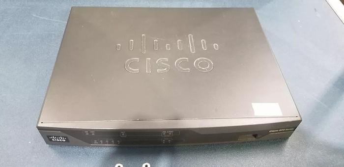 Used CISCO 881-K9 V01