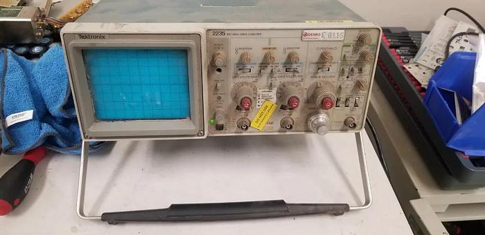 Used Tektronix 2235 100MHz Oscilloscope #2