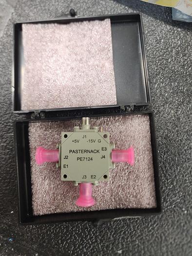 Pasternack PE7124 SP3T 12-18GHz SMA Pin Diode Switch NEW!