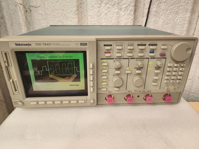 Used Tektronix TDS784D 4-Channel 1GHz Oscilloscope READ!