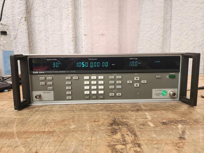 Used FLUKE 6061A Synthesized Signal Generator 10kHz-1050MHz Tested GOOD!