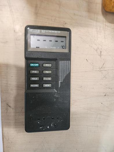 Used FLUKE 52 K/J Thermometer