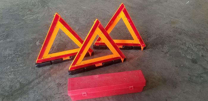 Used SMC Warning Triangle Kit