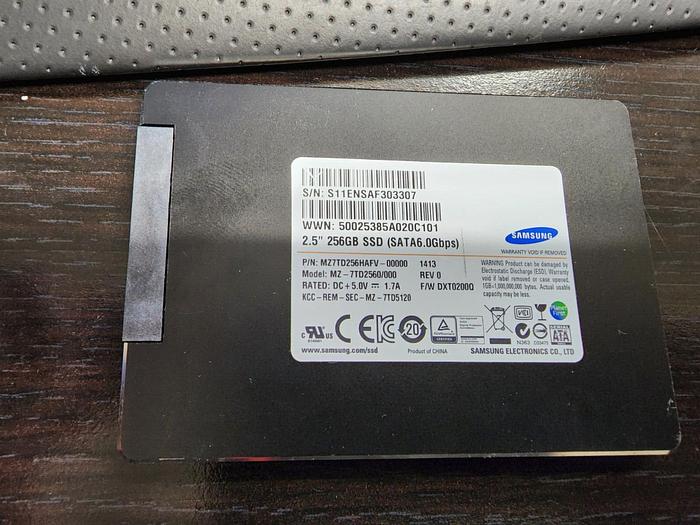 Used Samsung MZ7TD256HAFV-00000 256GB 2.5" SATA 6.0Gbps SSD Drive