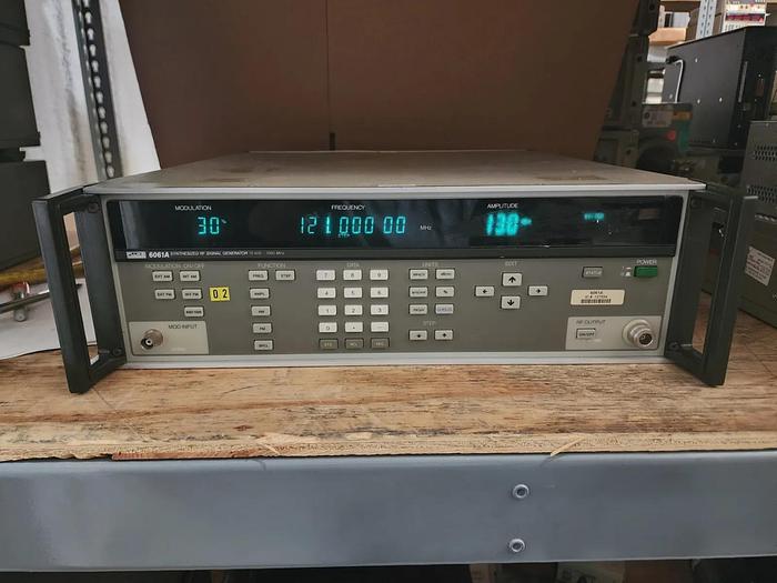 Used FLUKE 6061A Synthesized Signal Generator 10kHz-1050MHz Unit A