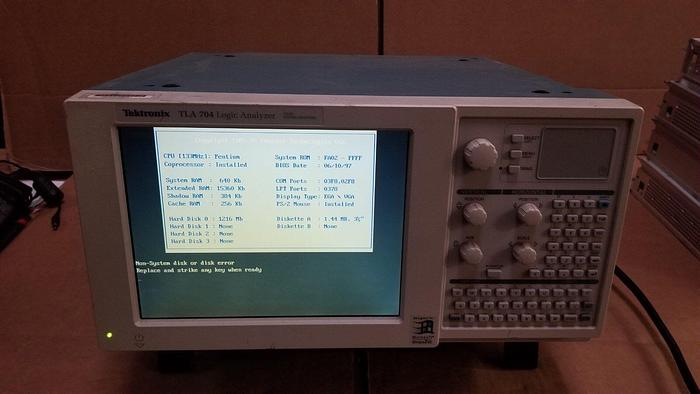 Used Tektronix TLA704 Logic Analyzer with TLA7N4 and TLA7L4