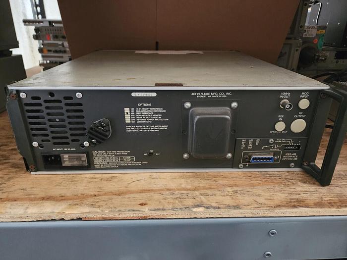 Used Fluke 6060A Synthesized RF Signal Generator 100kHz-1050MHz