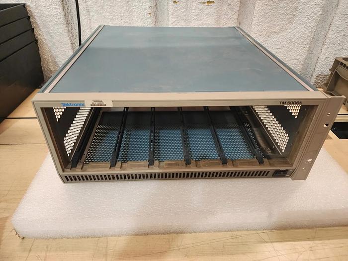 Used Tektronix TM5006A Mainframe Unit #2