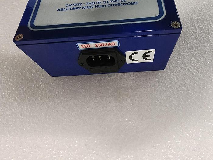 Used Pasternack PE15A3509 Broadband High Gain Amplifier 20-40GHz 220VAC 30dB Gain NEW