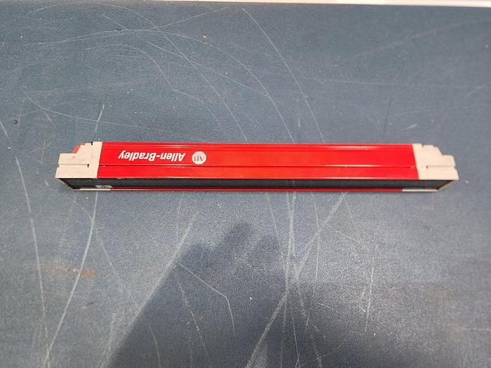 Used Allen Bradley 450L-E4FL0300YD Light Curtain