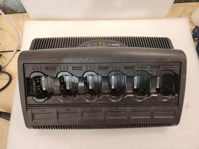 Used Motorola WPLN4121BR 6-Bay Charger