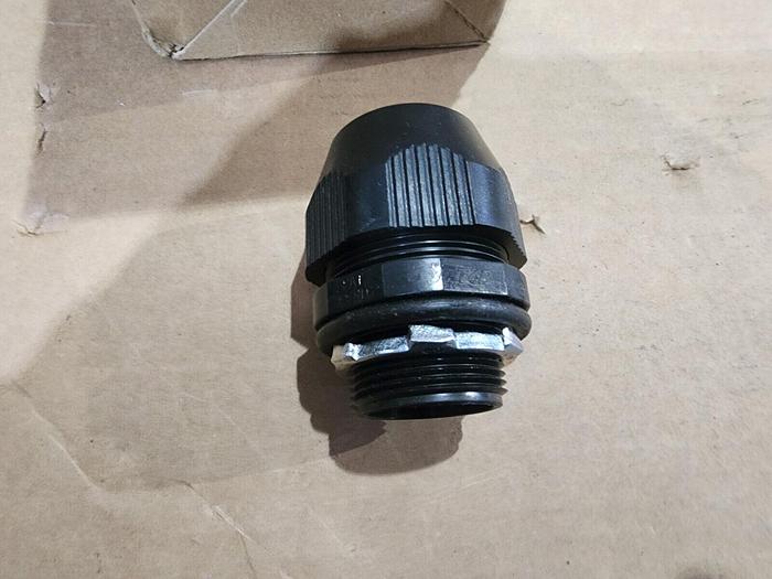 Thomas & Betts LT125P 1-1/4" Conduit Fitting NEW!
