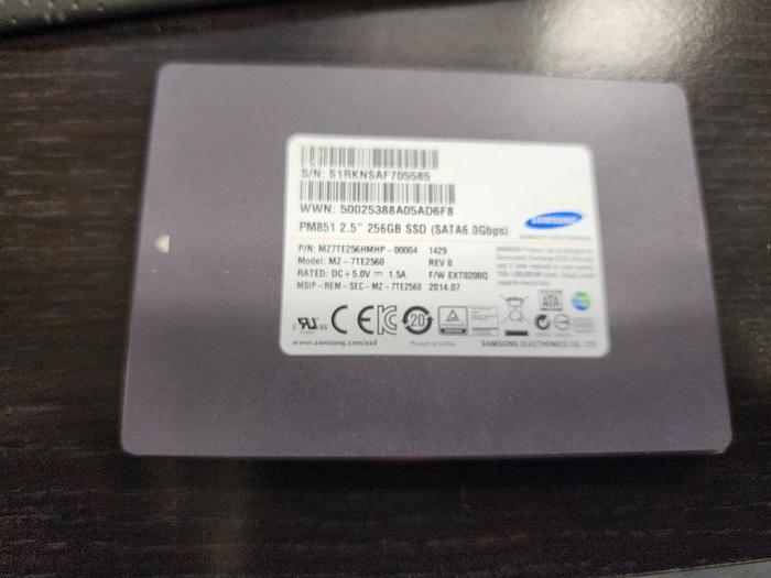 Used Samsung MZ7TE256HMHP-00004 256GB 2.5" SATA 6.0Gbps SSD Drive