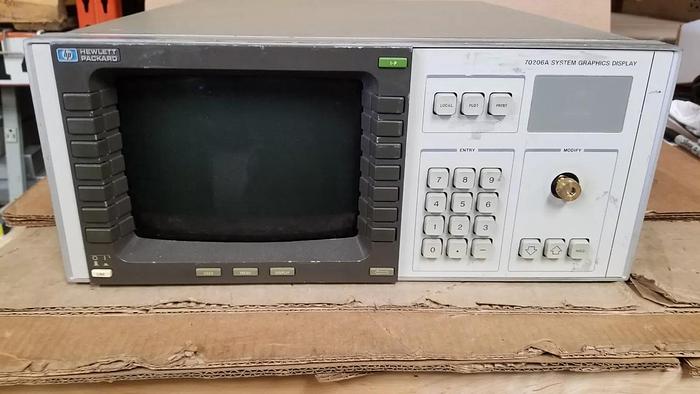 Used HP 70206A System Graphics Display Powers Up Dim Display #3