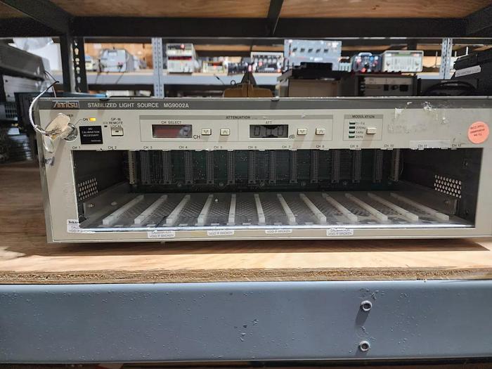 Used Anritsu MG9002A Stabilized Light Source Mainframe