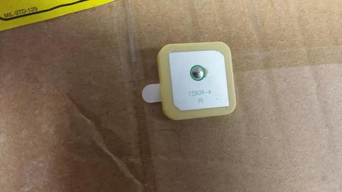 Abracon APAE1590R2540AKDB1-T  GPS Antennae Lot of 100