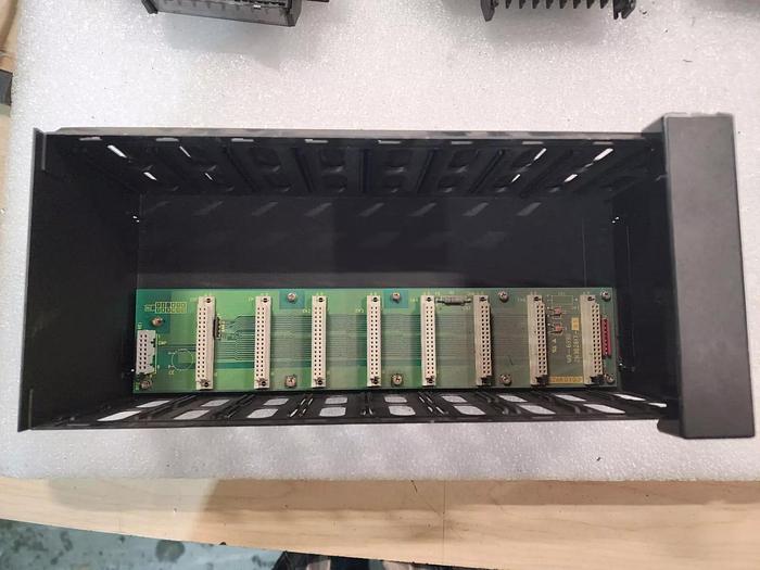 Used Cutler-Hammer D200RAC9 9-Slot Rack