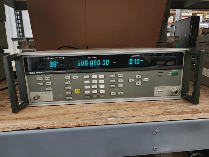 Used Fluke 6060B Synthesized RF Signal Generator 10kHz-1050MHz Unit #1