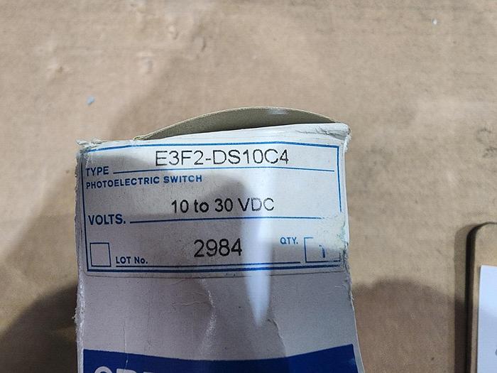 OMRON E3F2-DS10C4 Photoelectric Switch NEW!