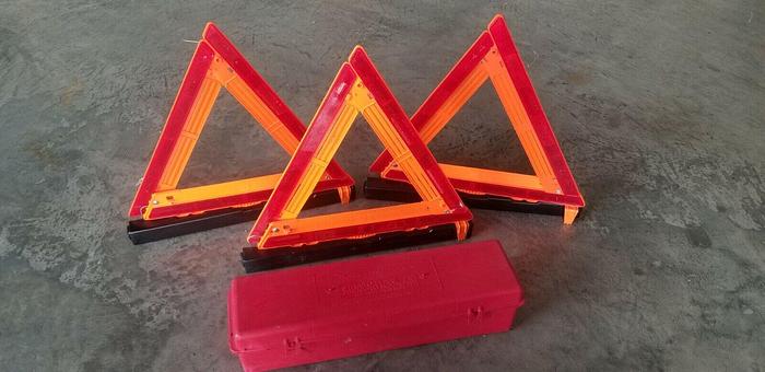 Used Strato Flare 219 Warning Triangle Kit