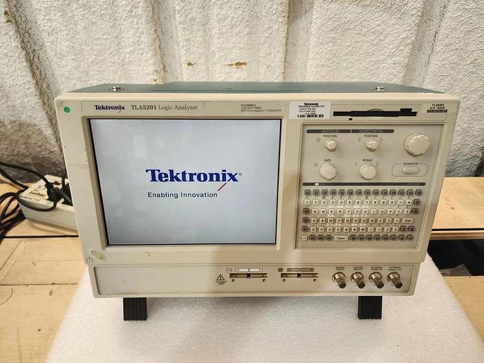 Used Tektronix TLA5201 34-Channel Logic Analyzer READ!!