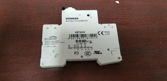 SIEMENS 5ST3010 Auxiliary Circuit Switch Unused!