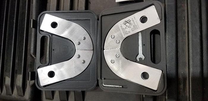 Used Werner Telescoping Multi Ladder Braces 300 Pounds