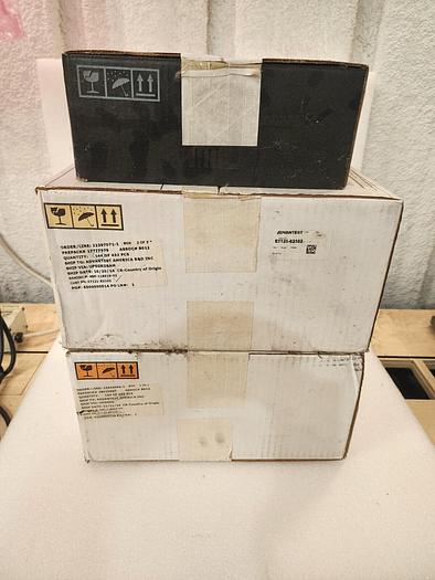 HP/Agilent E7121-62102 SMD Connector Lot of 356 Pieces NEW!