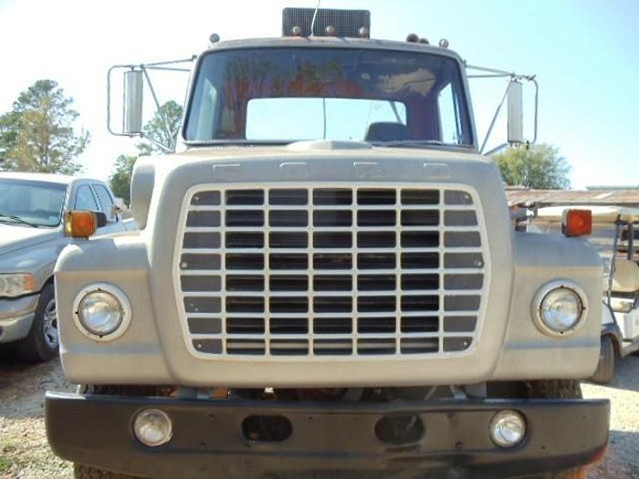 Used 1975 FORD 9000