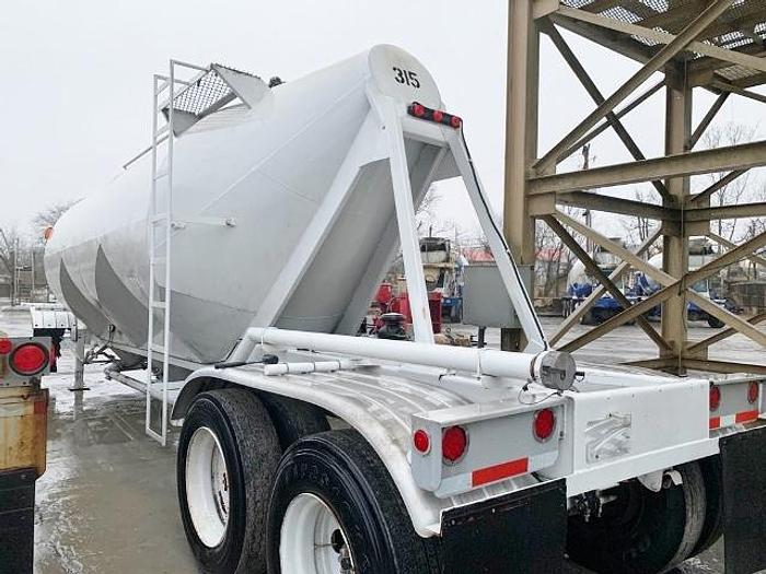 Used 1967 Fruehauf Cement Tanker
