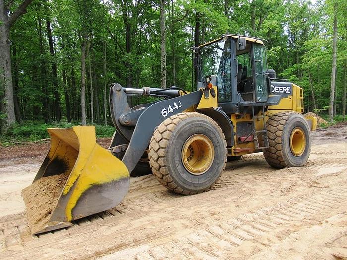 Used 2005 DEERE 644
