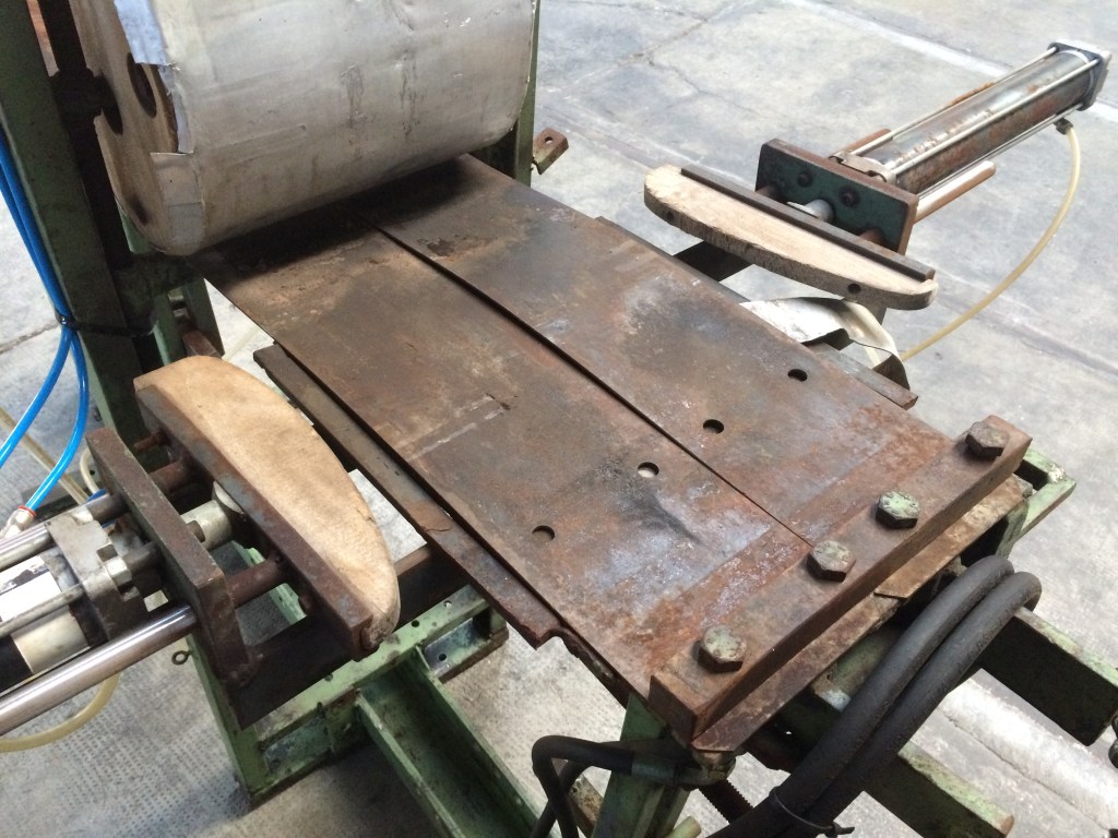 Usato Pressa snervatrice per legno massiccio 124×30