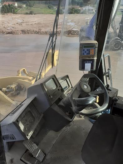 Used Caterpillar  962G