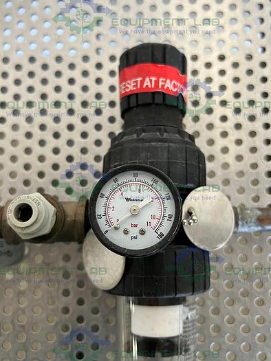 Used Parker  06E31B13C Air Regulator w/ Wainbee Gauge 0-160PSI