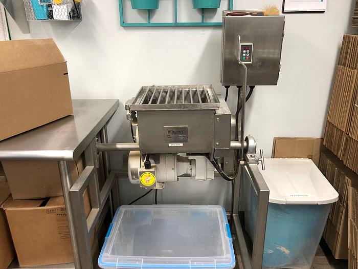 Used 3/4 CU. FT. CUSTOM METALCRAFT LAB RIBBON BLENDER – S/S (#9700)
