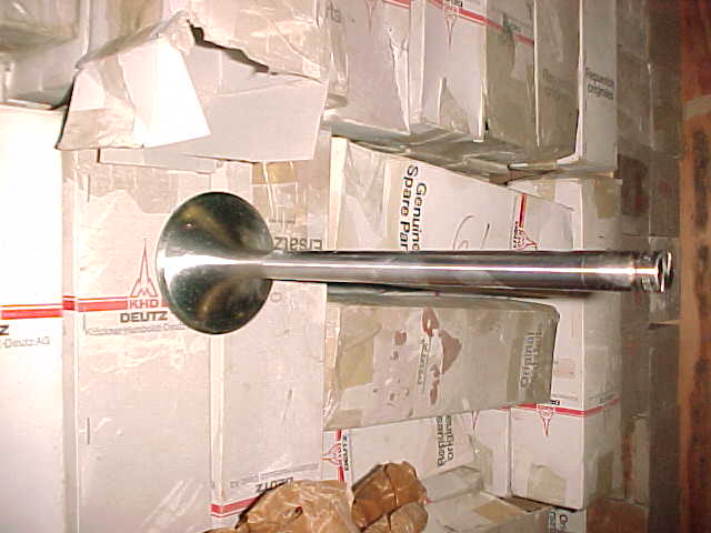 Used INLET VALVE CONE DEUTZ BAM528