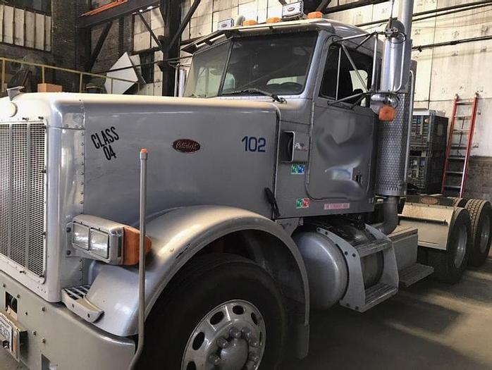 Used PETERBILT TRUCK, YEAR 2004 (USED)