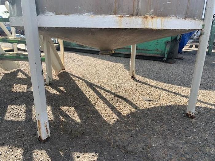 Used 500 Gallon Vertical Stainless Steel Tank