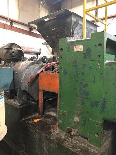Used STERLING 4.5 " EXTRUDER 32.1 VENTED BARREL 200HP DC