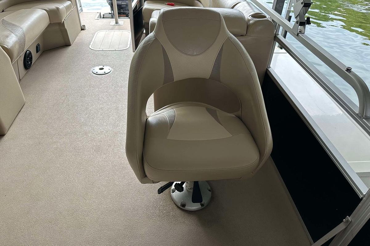 Used 2013 SunCatcher V322 RC