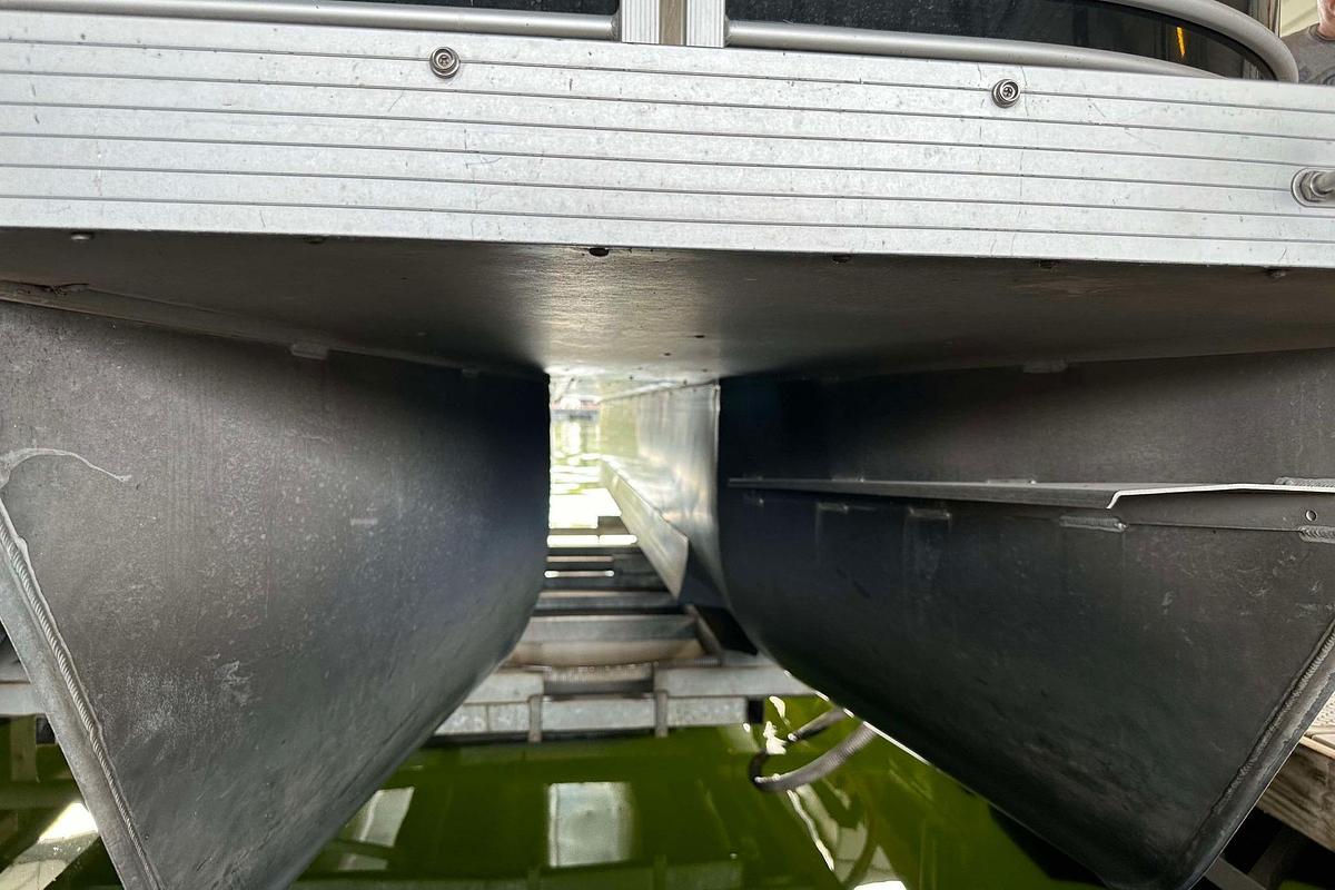Used 2013 SunCatcher V322 RC