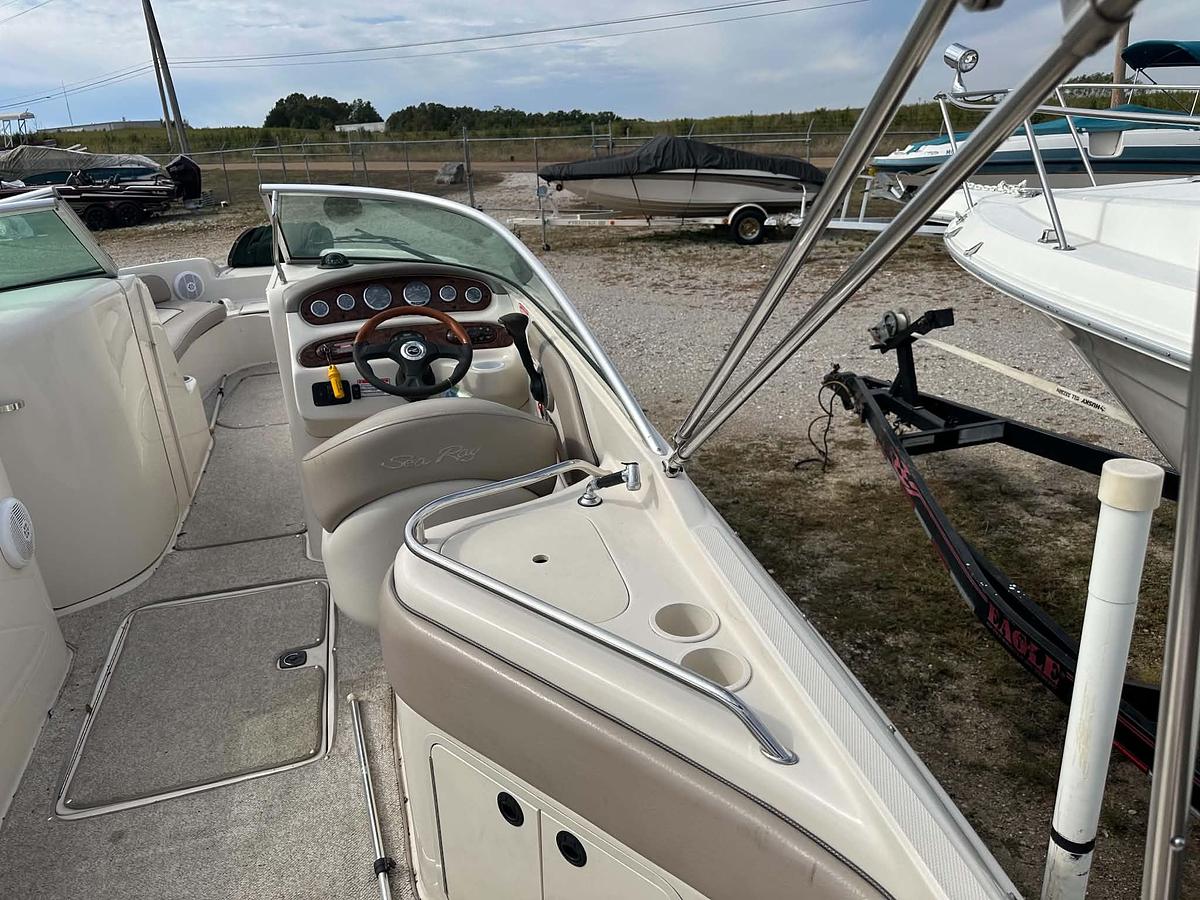 Used 2004 Sea Ray 240 Sundeck