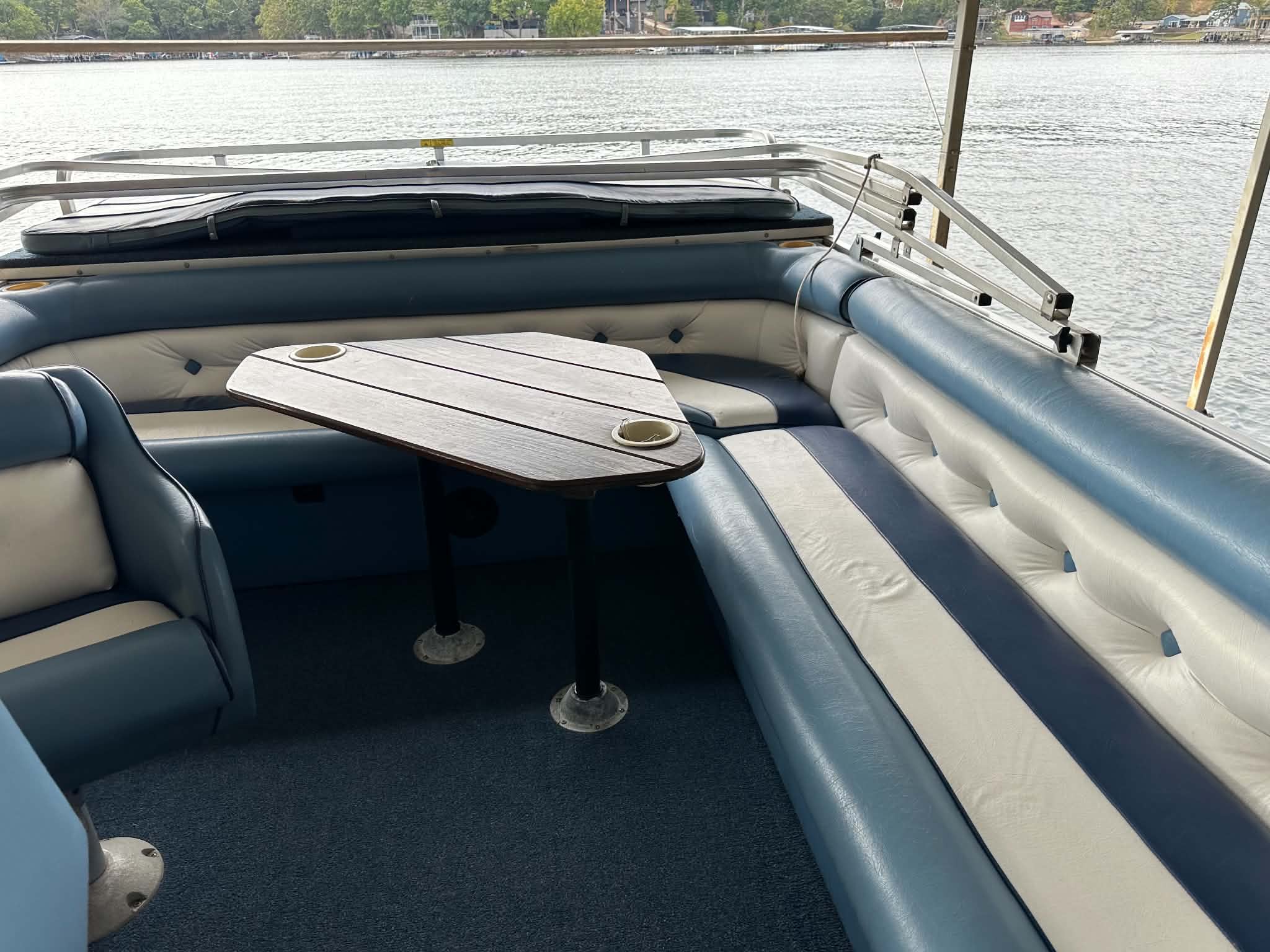Used 1990  Sundancer Pontoon 240 D
