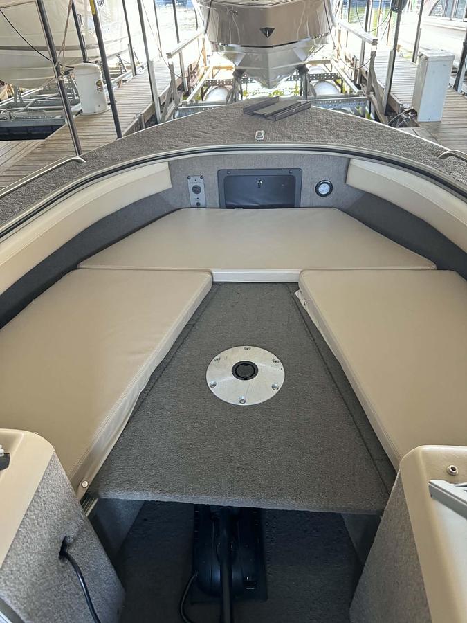 Used 2005 Aluma Craft Trophy 200